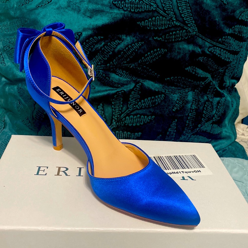 Brand new in box STUNNING blue satin heels
